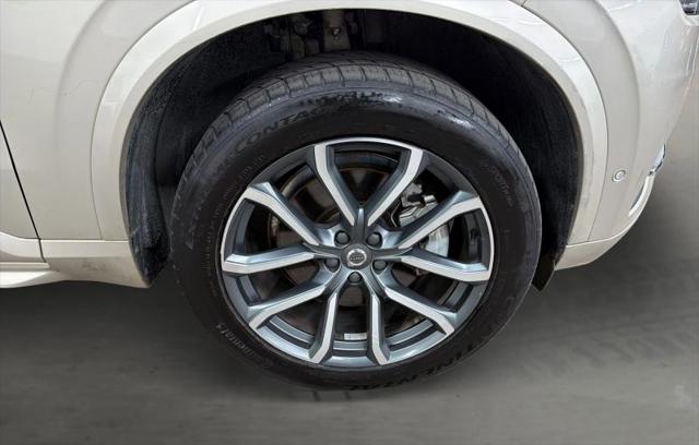 2016 Volvo XC90 T6 Momentum
