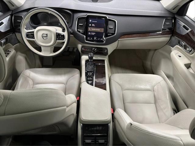 2016 Volvo XC90 T6 Momentum