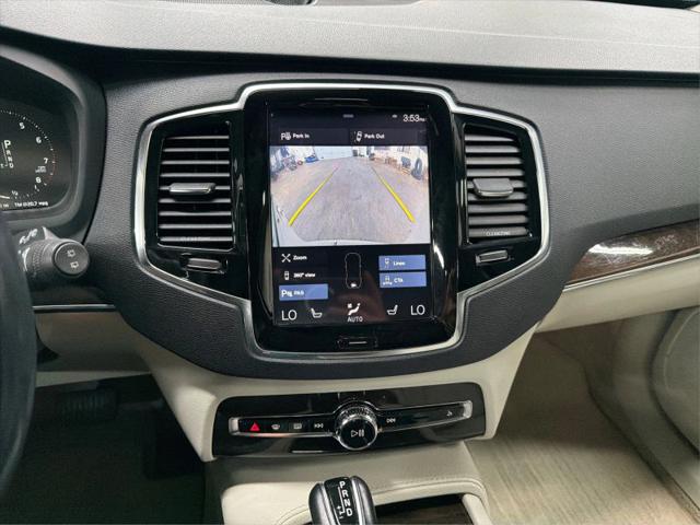 2016 Volvo XC90 T6 Momentum