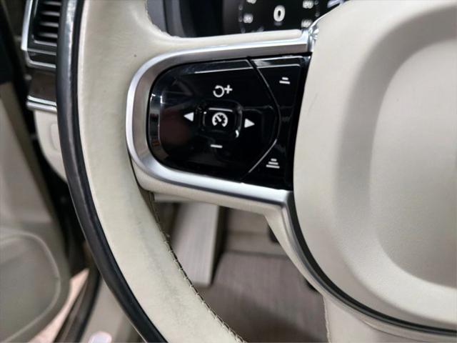 2016 Volvo XC90 T6 Momentum