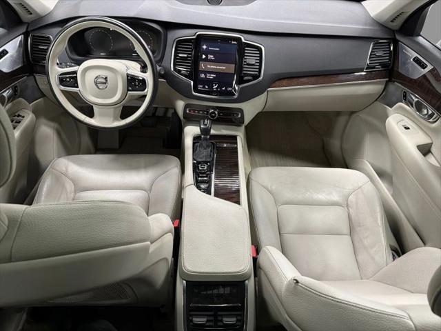 2016 Volvo XC90 T6 Momentum
