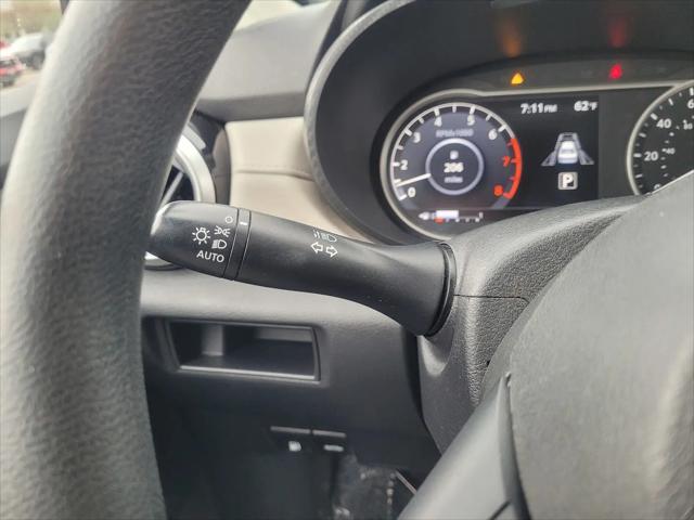 2021 Nissan Versa SV Xtronic CVT