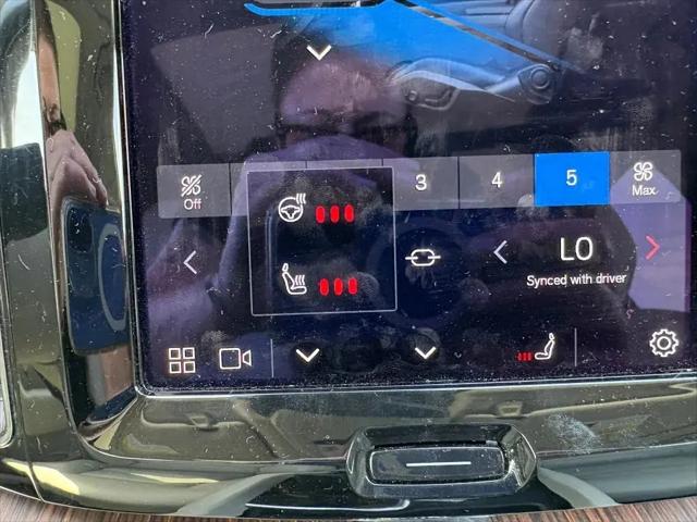 2022 Volvo XC60 B5 Momentum