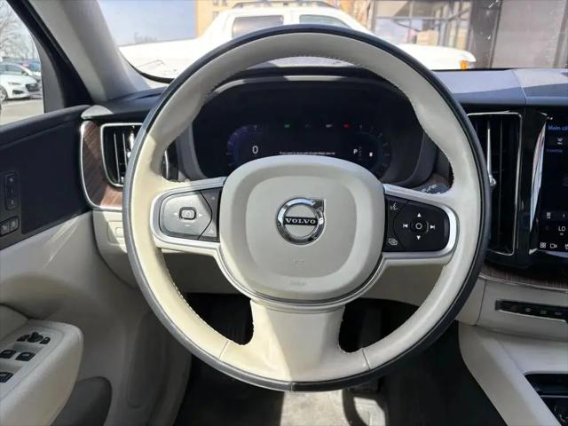 2022 Volvo XC60 B5 Momentum
