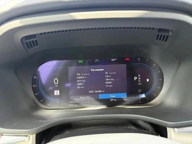 2022 Volvo XC60 B5 Momentum