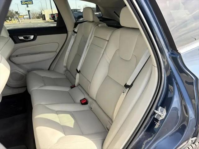 2022 Volvo XC60 B5 Momentum