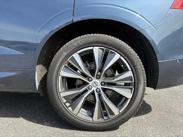 2022 Volvo XC60 B5 Momentum