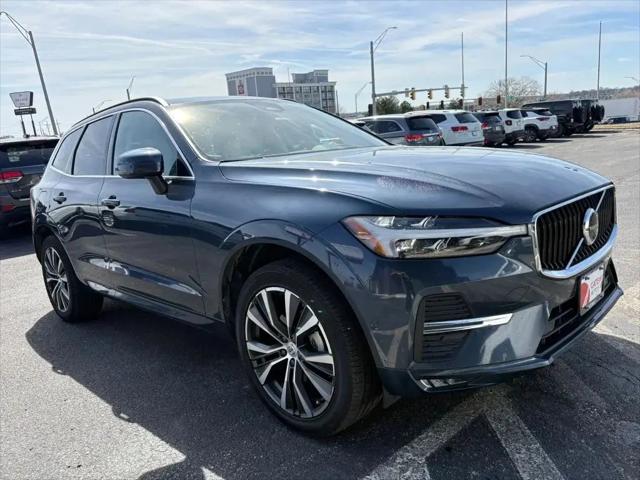 2022 Volvo XC60 B5 Momentum