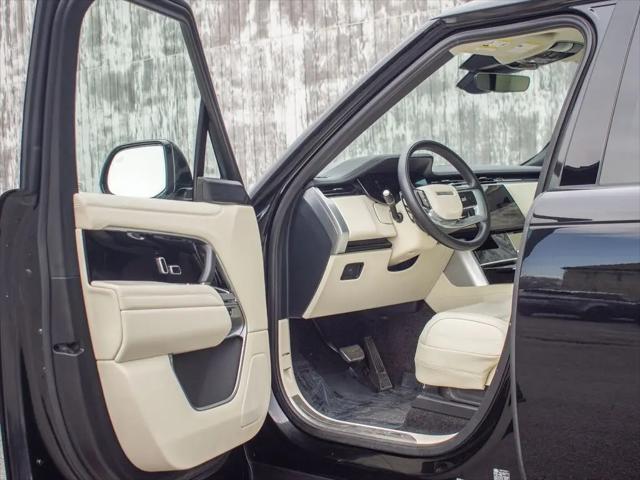 2025 Land Rover Range Rover P530 SE