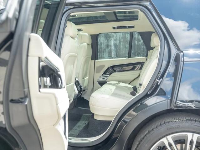 2025 Land Rover Range Rover P530 SE