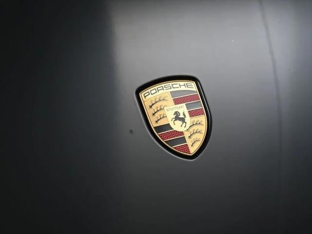 2025 Porsche Taycan Taycan