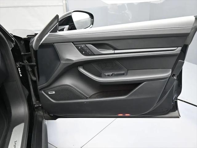 2025 Porsche Taycan Taycan