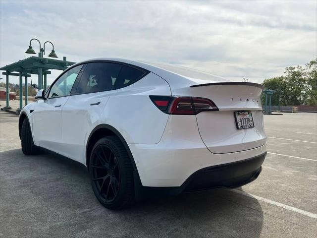 2022 Tesla Model Y Long Range Dual Motor All-Wheel Drive