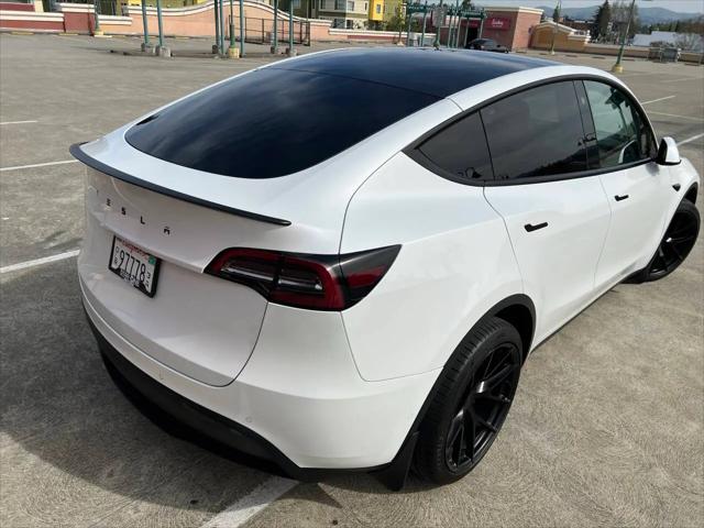 2022 Tesla Model Y Long Range Dual Motor All-Wheel Drive