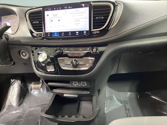 2023 Chrysler Pacifica Touring
