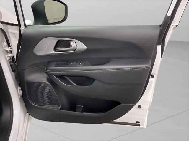 2023 Chrysler Pacifica Touring