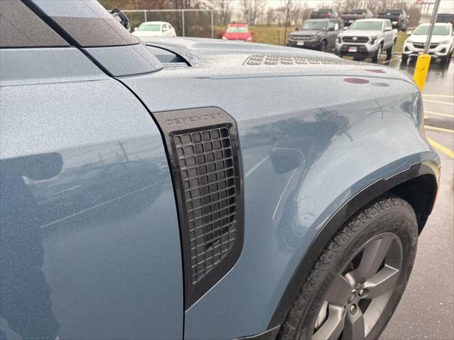 2025 Land Rover Defender 110 P400 X-Dynamic SE
