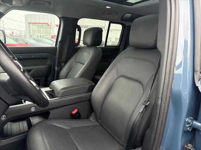 2025 Land Rover Defender 110 P400 X-Dynamic SE