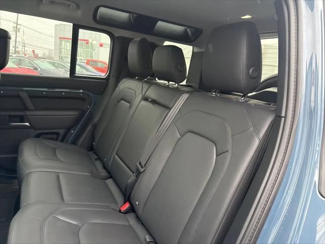 2025 Land Rover Defender 110 P400 X-Dynamic SE