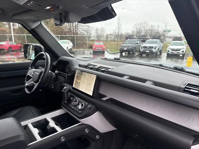 2025 Land Rover Defender 110 P400 X-Dynamic SE