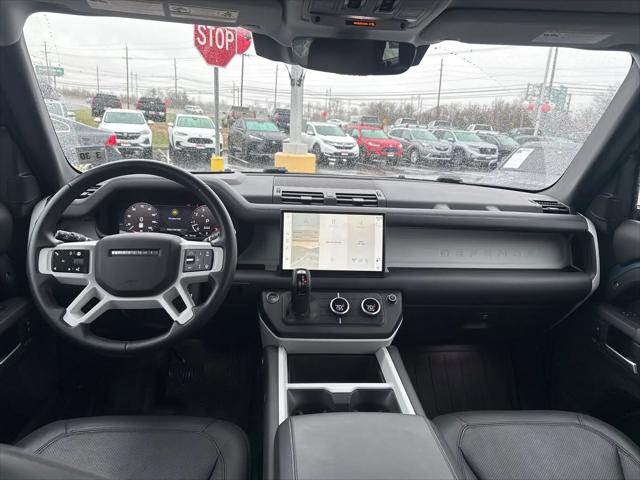 2025 Land Rover Defender 110 P400 X-Dynamic SE