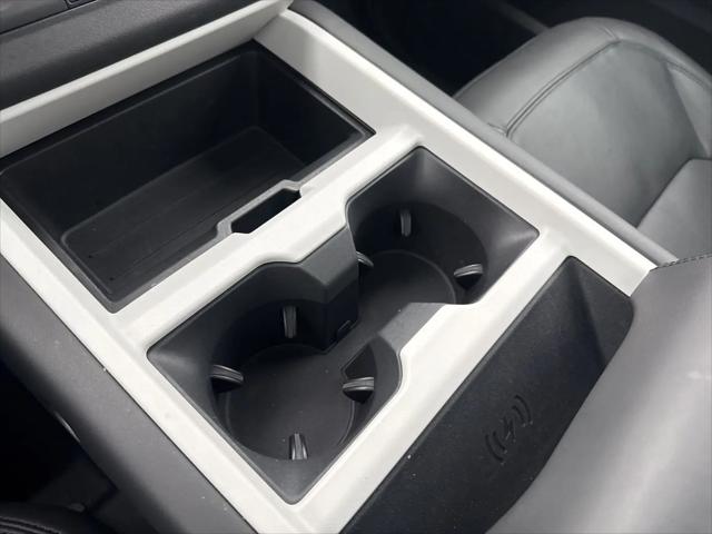 2025 Land Rover Defender 110 P400 X-Dynamic SE