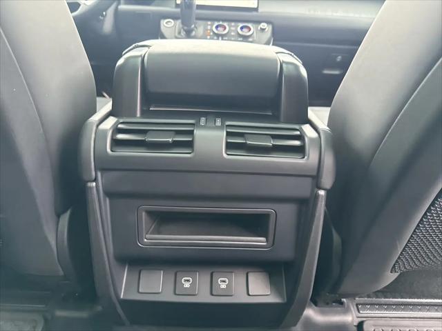 2025 Land Rover Defender 110 P400 X-Dynamic SE