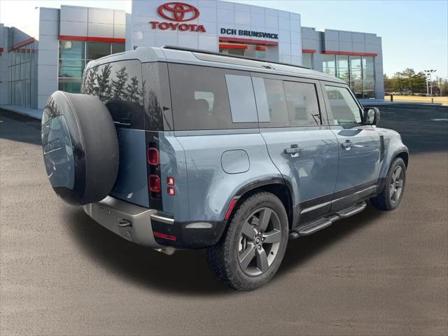 2025 Land Rover Defender 110 P400 X-Dynamic SE