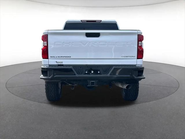 2024 Chevrolet Silverado 2500HD 4WD Crew Cab Standard Bed Custom