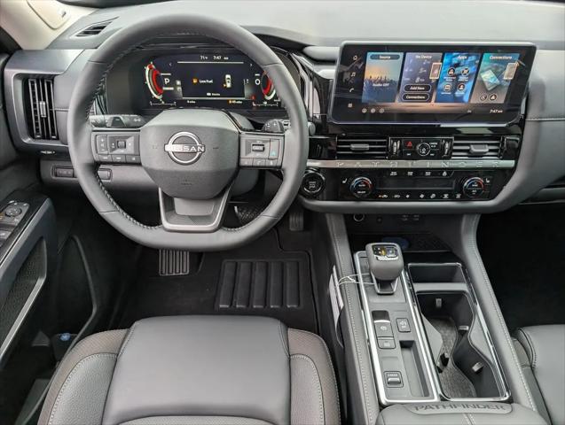 2026 Nissan Pathfinder SL