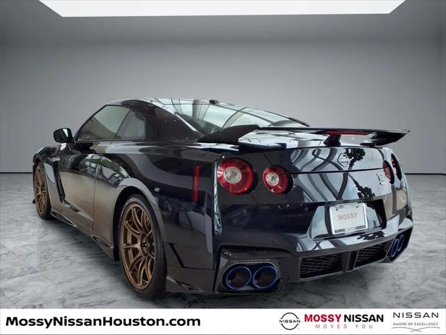 2024 Nissan GT-R T-spec Dual-clutch 6-Speed Transmission