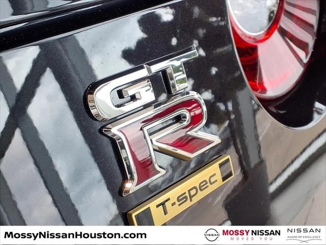 2024 Nissan GT-R T-spec Dual-clutch 6-Speed Transmission