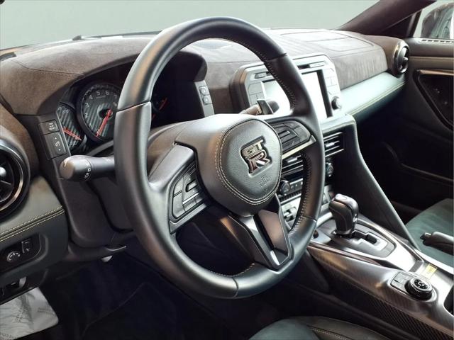 2024 Nissan GT-R T-spec Dual-clutch 6-Speed Transmission