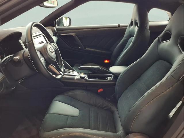 2024 Nissan GT-R T-spec Dual-clutch 6-Speed Transmission