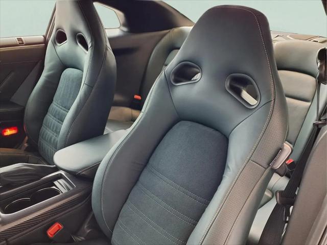 2024 Nissan GT-R T-spec Dual-clutch 6-Speed Transmission