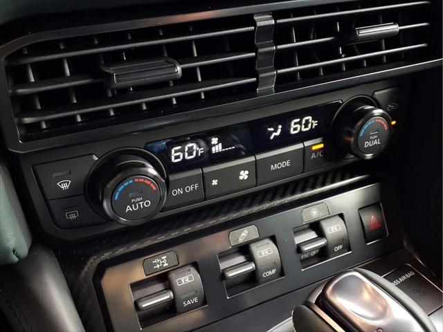 2024 Nissan GT-R T-spec Dual-clutch 6-Speed Transmission