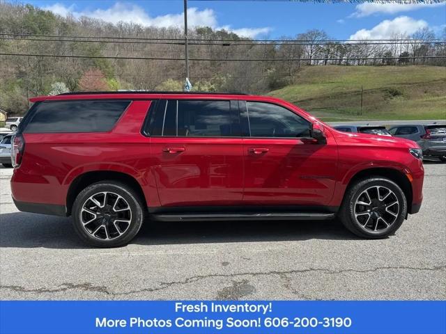 2022 Chevrolet Suburban 4WD RST