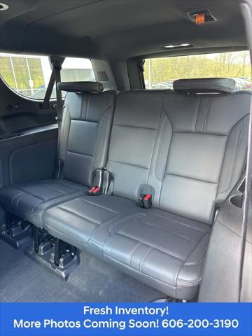 2022 Chevrolet Suburban 4WD RST