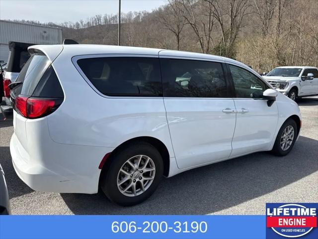 2023 Chrysler Voyager LX