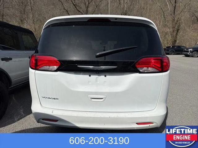 2023 Chrysler Voyager LX