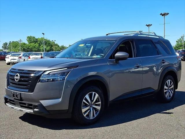 2023 Nissan Pathfinder SL 4WD