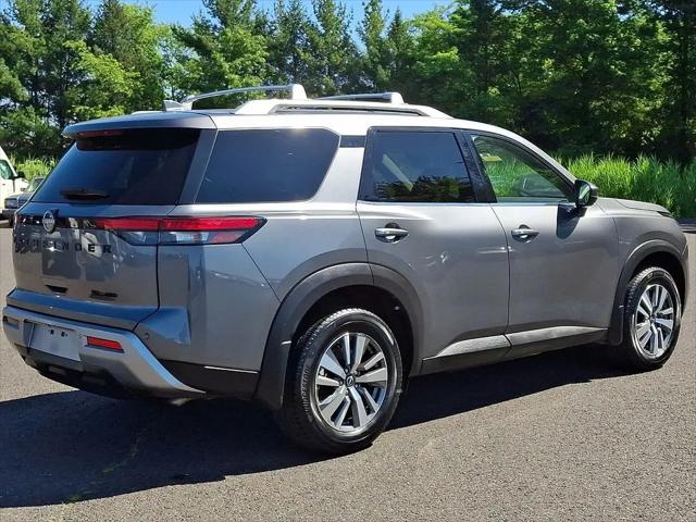 2023 Nissan Pathfinder SL 4WD