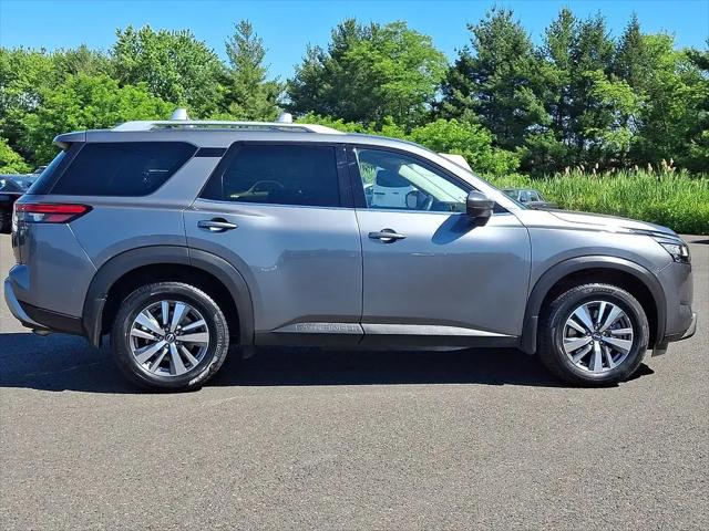 2023 Nissan Pathfinder SL 4WD