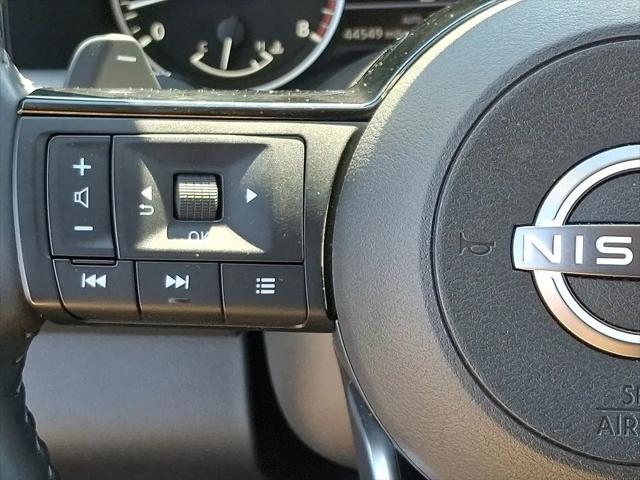 2023 Nissan Pathfinder SL 4WD