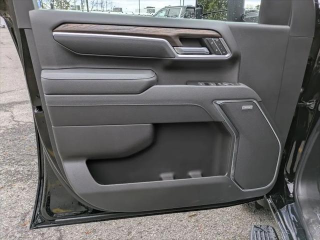 2026 GMC Sierra 2500HD Crew Cab, Standard Bed, SLT, 4WD