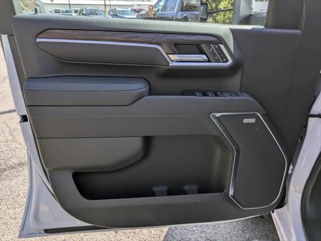 2026 GMC Sierra 2500HD Crew Cab, Standard Bed, SLT, 4WD