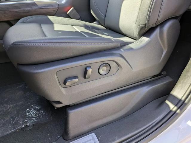 2026 GMC Sierra 2500HD Crew Cab, Standard Bed, SLT, 4WD