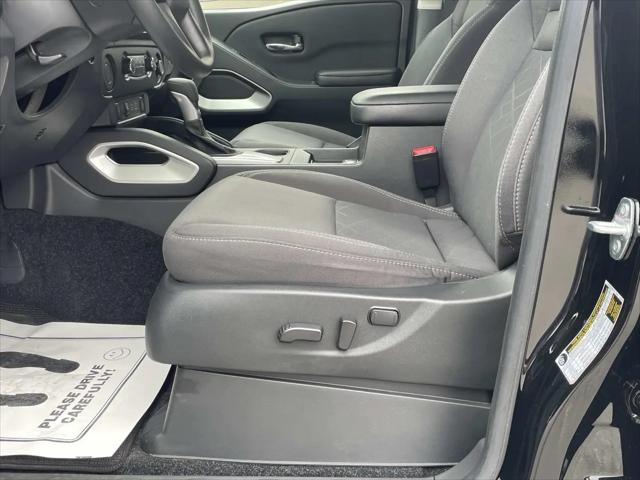 2025 Nissan Frontier Crew Cab SV 4x2