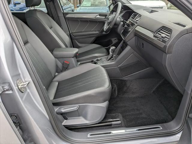 2024 Volkswagen Tiguan 2.0T SE R-Line Black