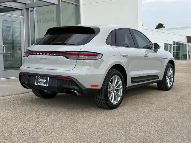 2025 Porsche Macan Macan
